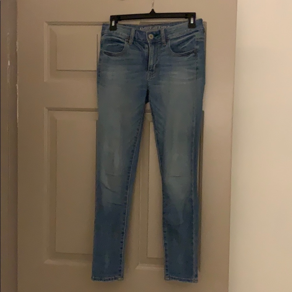 High waisted jeans